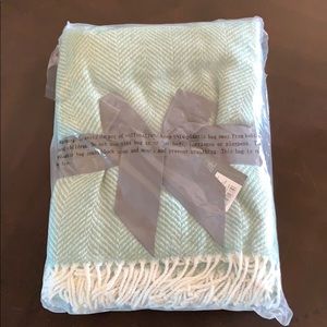 NEW: Herringbone green throw blanket